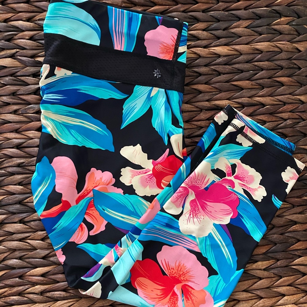 With Love from Paradise leggings